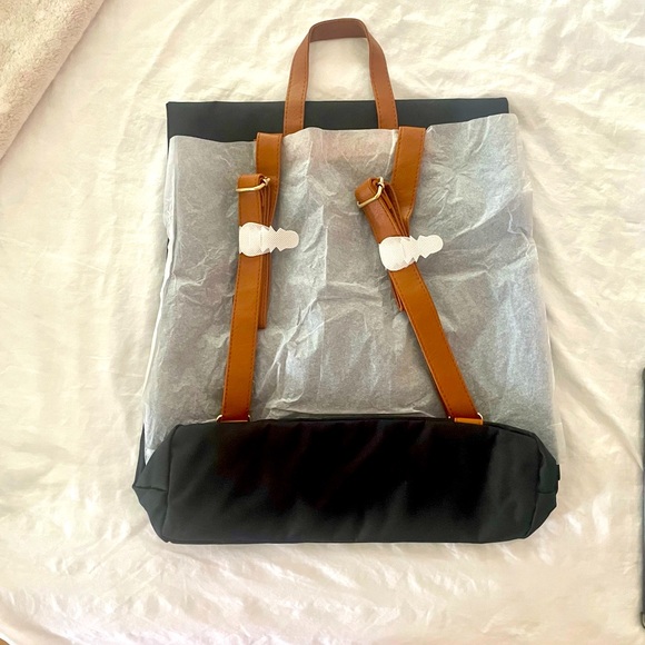 DSW fabric backpack - Picture 2 of 6